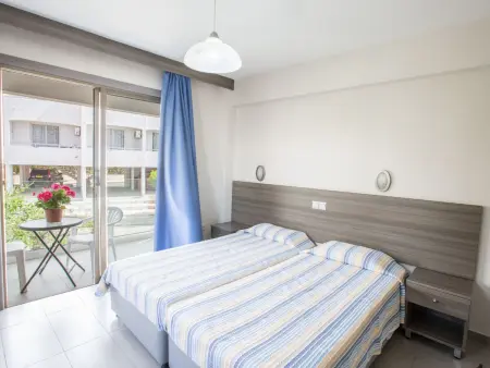 Appartement avec balcon au cœur d'Ayia Napa, 2 min de la Square : photo 7