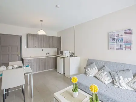 Appartement 60 m² avec balcon au cœur d'Ayia Napa : photo 3