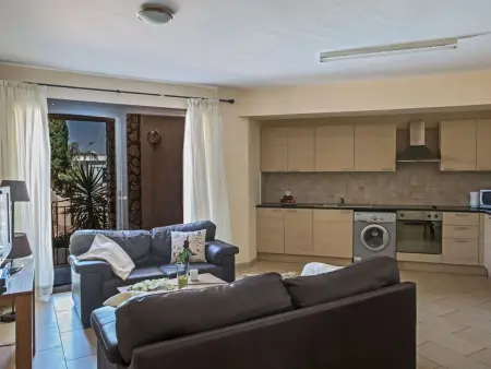 Appartement 2 chambres avec piscine à Ayia Napa, 2 min de la plage : photo 4