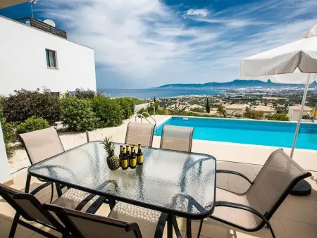 Villa Latchi avec piscine privée, vue baie de Chrysochou : photo 2