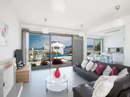 Latchi Esprit Villa EV23 - Maison vue baie : photo 7