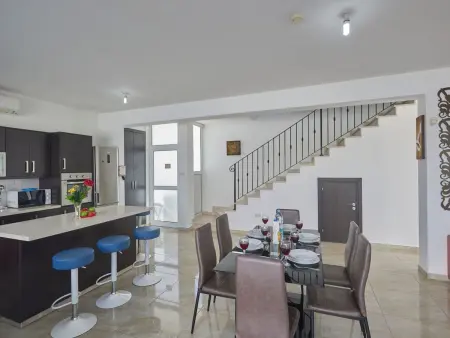 Villa moderne Kapparis, piscine privée et jardin spacieux : photo 9
