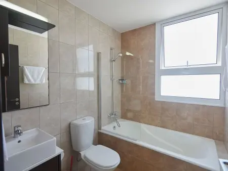 Villa moderne Kapparis, piscine privée et jardin spacieux : photo 17