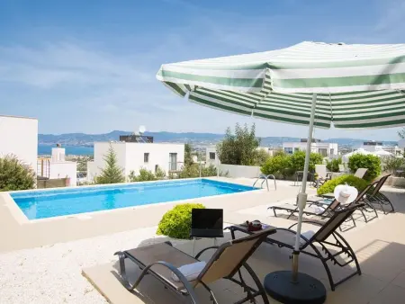 Location maison à Agios Georgios Pegeias, Latchi Ferienvilla EV26