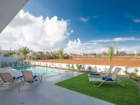 Villa 3 chambres avec piscine et terrasse à Protaras : photo 2