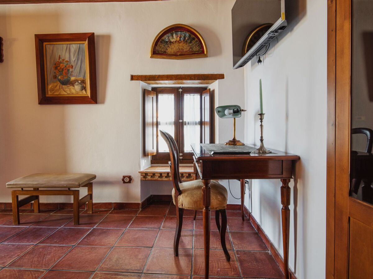 Chambre en masia du XIIe siècle à Bigues - Photo 4