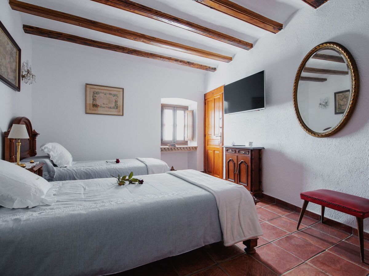 Chambre en masia du XIIe siècle à Bigues - Photo 10