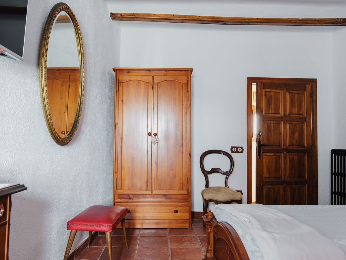 Chambre en masia du XIIe siècle à Bigues - Photo 11