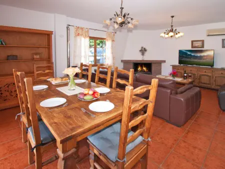 Villa Los Pinos, Beheizter Pool, Wifi, AC, BBQ, Maison 10 personnes à Comares - Photo 17