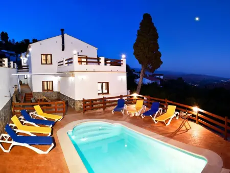 Location maison à Comares, Villa La Noria, mit privatem Pool, Wifi, Garten