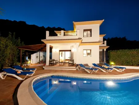 Villa Torcal 3, beheizter Pool, Wifi, Grill., Maison 8 personnes à Comares - Photo 1