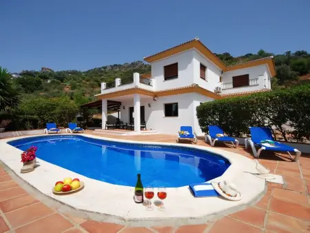 Villa Torcal 3, beheizter Pool, Wifi, Grill., Maison 8 personnes à Comares - Photo 2