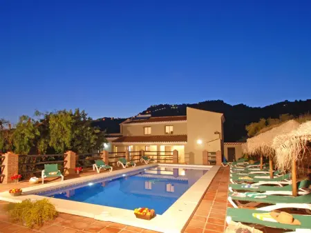 Villa Los Poyatos, beheizter Pool, Wifi, AC,BBQ, Maison 15 personnes à Comares - Photo 1