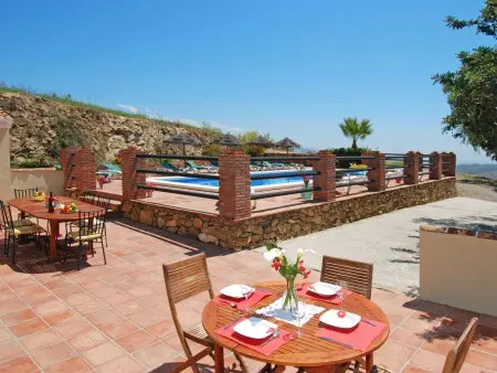 Villa Los Poyatos, beheizter Pool, Wifi, AC,BBQ, Maison 15 personnes à Comares - Photo 10