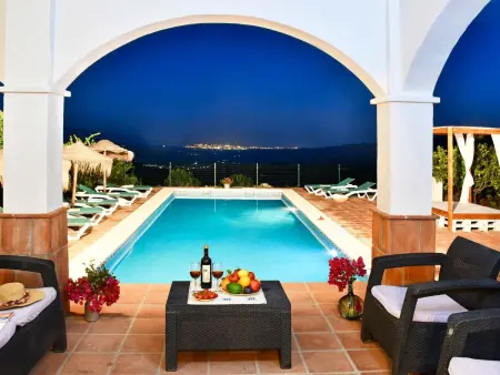 Villa Botin, beheizter Pool, AC, Meerblick, Maison 9 personnes à Comares - Photo 1