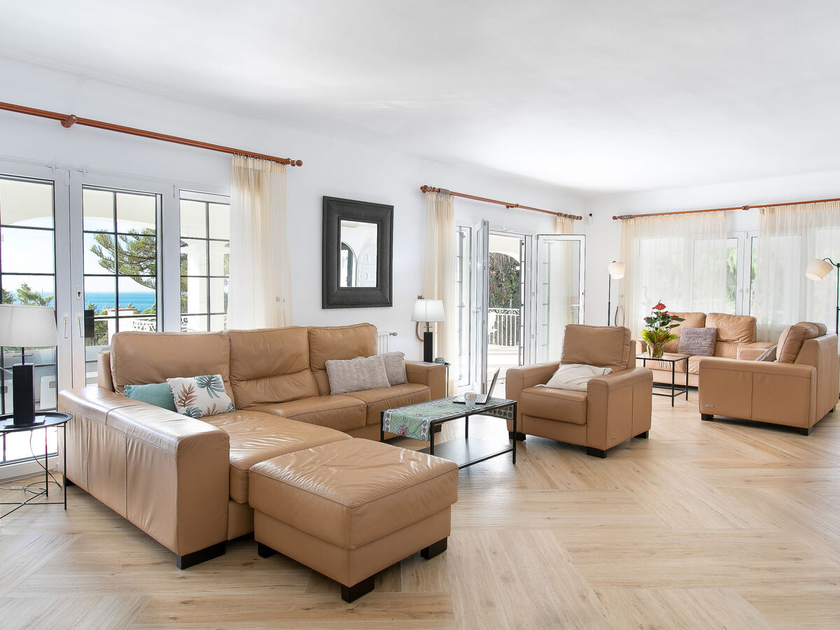 Villa Monet à Nerja : 4 chambres, piscine et vue mer - Photo 2