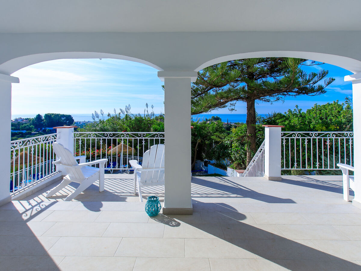 Villa Monet à Nerja : 4 chambres, piscine et vue mer - Photo 5