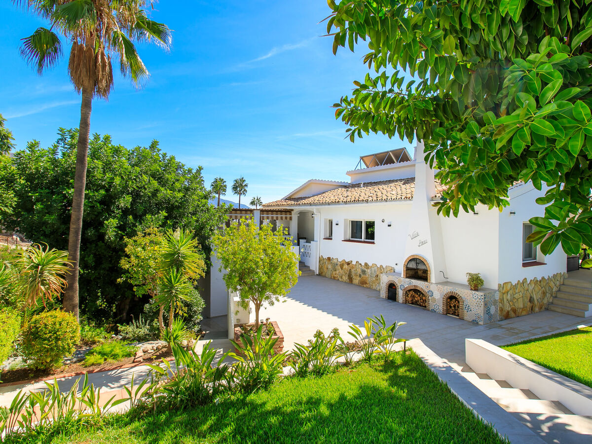 Villa Monet à Nerja : 4 chambres, piscine et vue mer - Photo 8