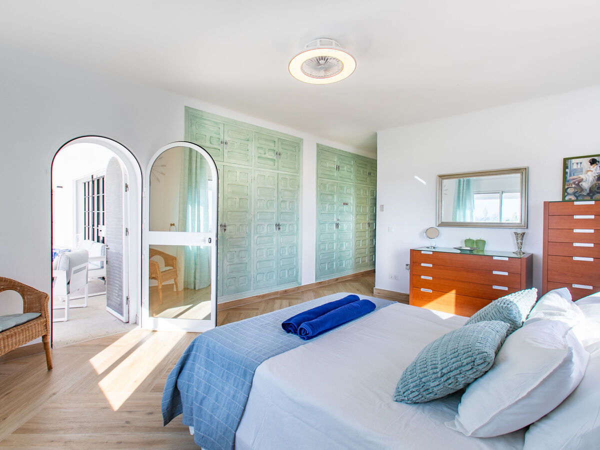 Villa Monet à Nerja : 4 chambres, piscine et vue mer - Photo 11