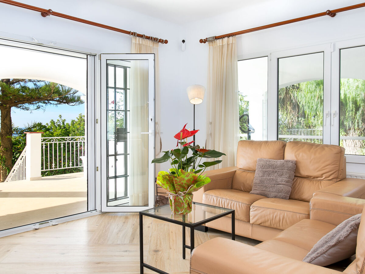 Villa Monet à Nerja : 4 chambres, piscine et vue mer - Photo 13