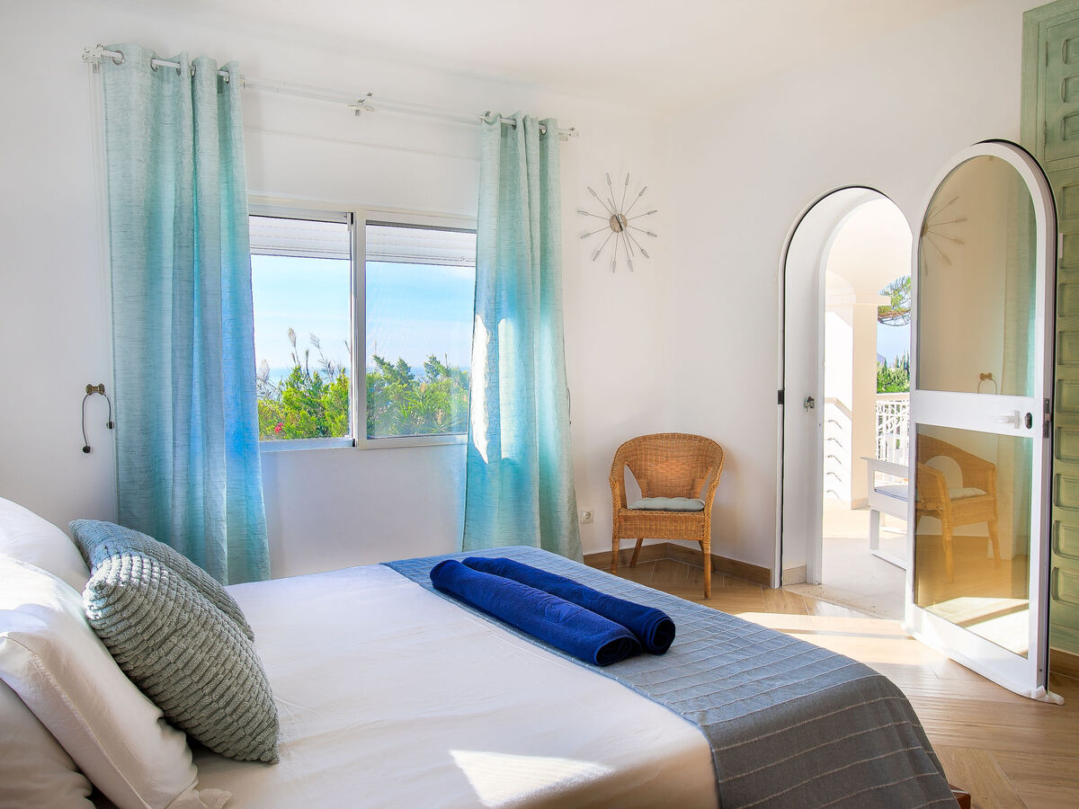 Villa Monet à Nerja : 4 chambres, piscine et vue mer - Photo 19