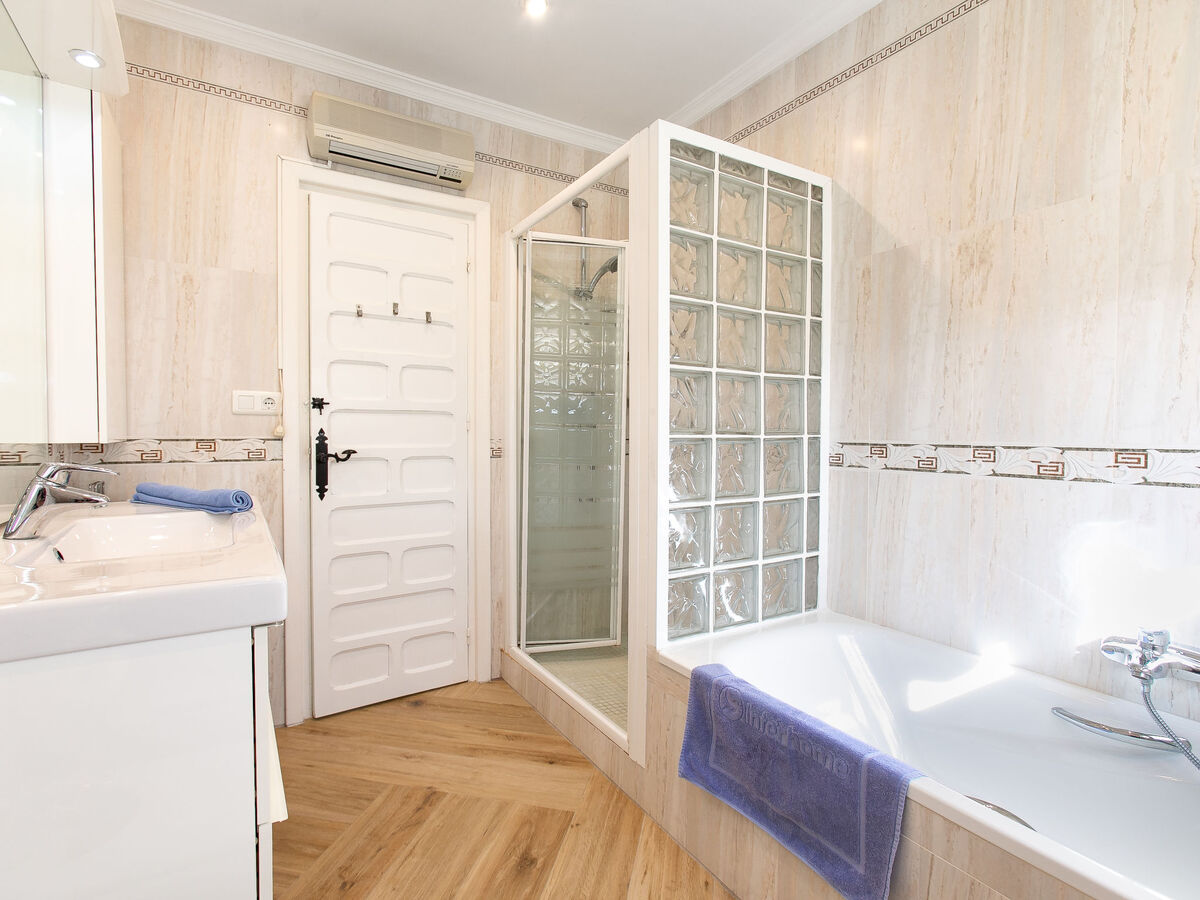 Villa Monet à Nerja : 4 chambres, piscine et vue mer - Photo 21