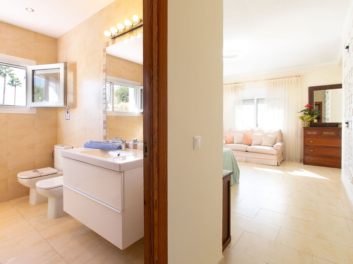 Villa Monet à Nerja : 4 chambres, piscine et vue mer - Photo 31
