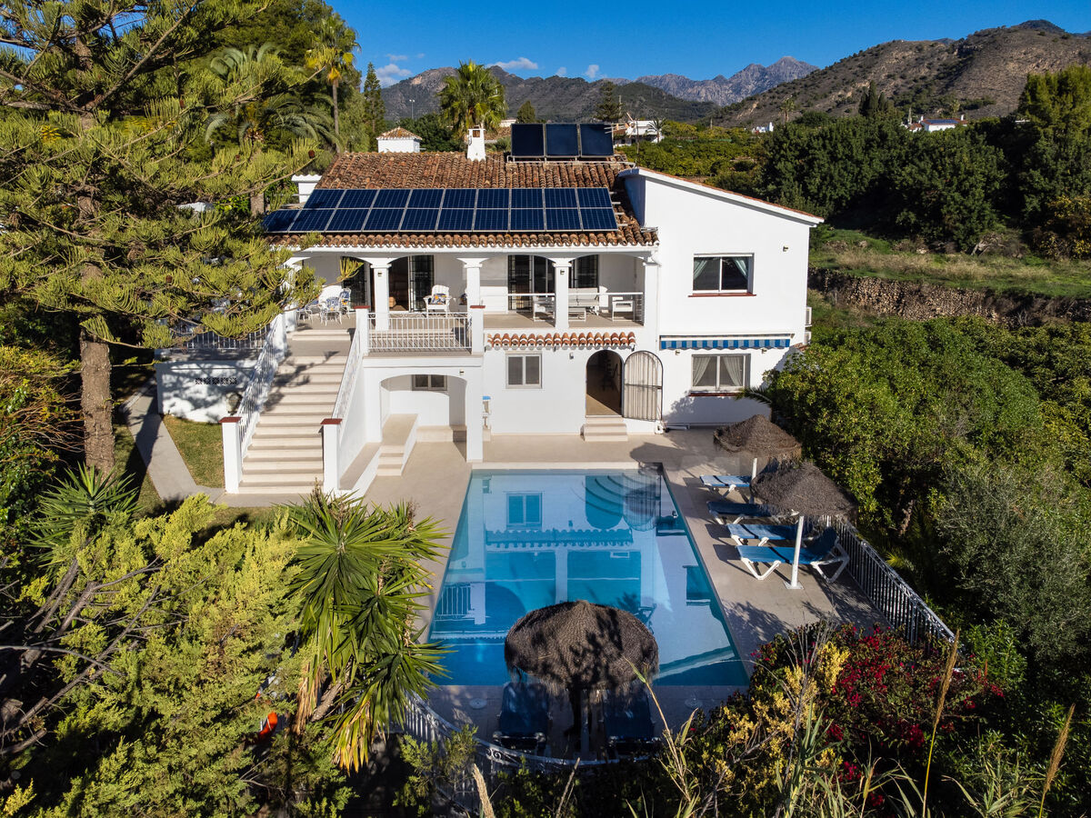 Villa Monet à Nerja : 4 chambres, piscine et vue mer - Photo 48