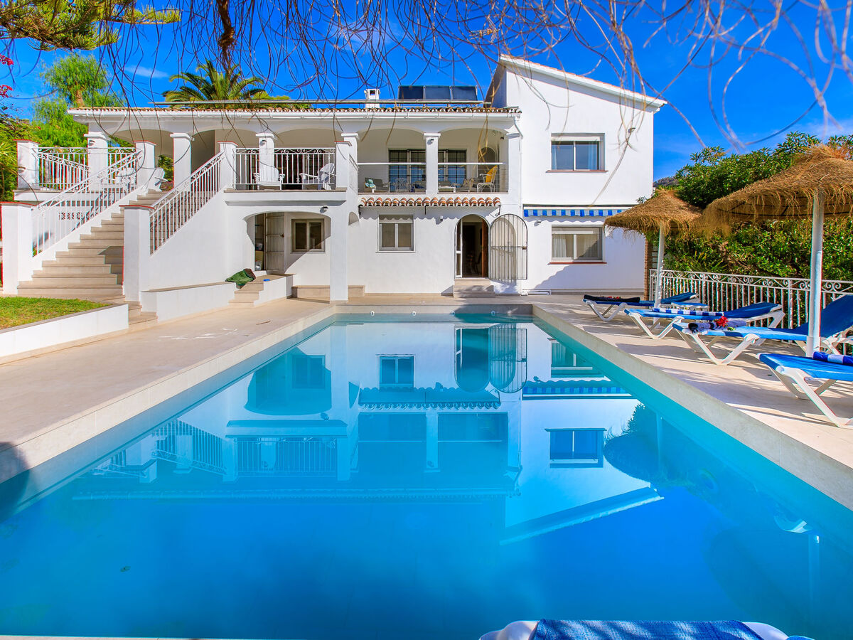 Villa Monet à Nerja : 4 chambres, piscine et vue mer - Photo 56