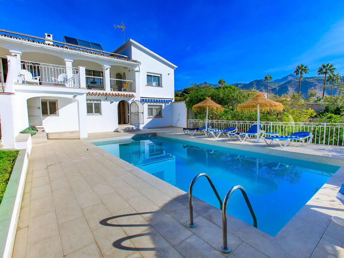Villa Monet à Nerja : 4 chambres, piscine et vue mer - Photo 58