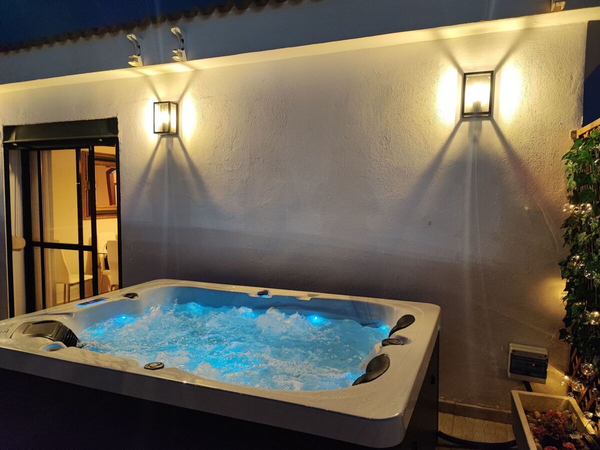 Penthouse 2 chambres avec jacuzzi à 80 m de la plage - Photo 2
