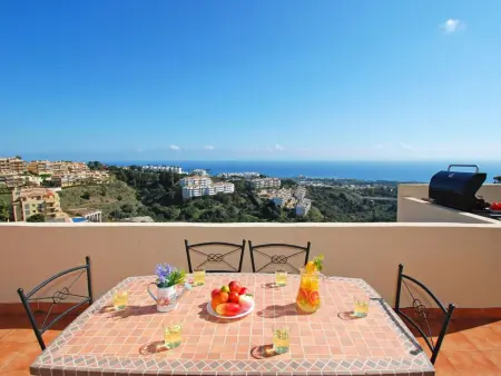 Penthouse Calahonda, terrasse jacuzzi et vue mer : photo 7