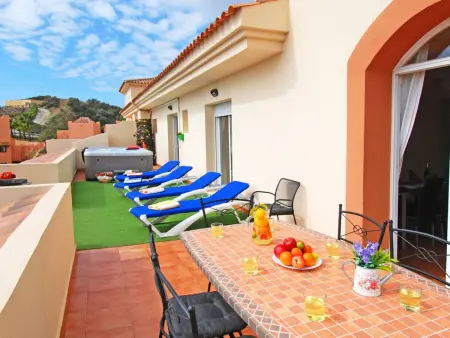 Penthouse Calahonda, terrasse jacuzzi et vue mer : photo 12