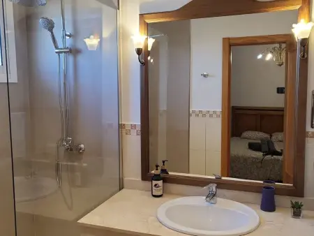 Penthouse Calahonda, terrasse jacuzzi et vue mer : photo 29