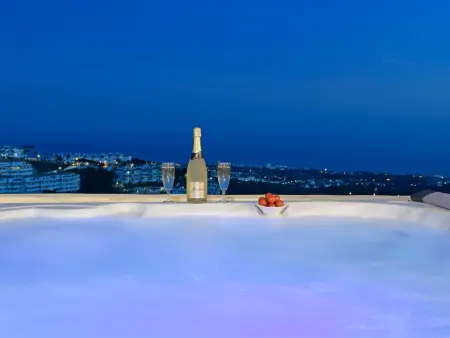 Penthouse Calahonda, terrasse jacuzzi et vue mer : photo 40