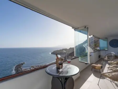 Location appartement à Radazul, Helle Wohnung mit atemberaubender Aussicht auf das Meer und den Strand