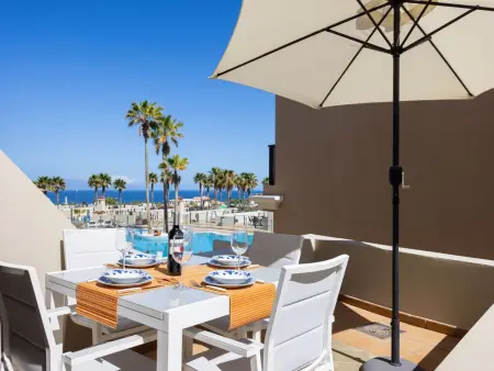 Appartement Palm-Mar : terrasse vue mer et piscine chauffée : photo 17