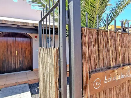 Komfortables Ferienhaus in Corralejo mit privatem Garten und beheiztem Pool - Photo 1