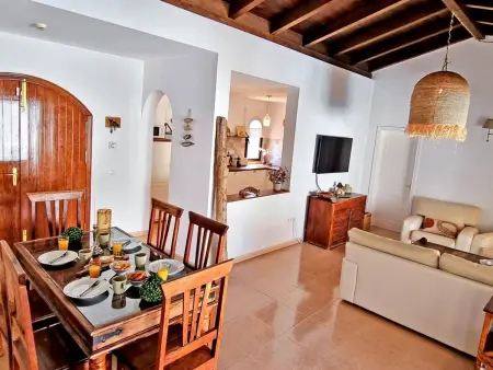 Komfortables Ferienhaus in Corralejo mit privatem Garten und beheiztem Pool - Photo 3