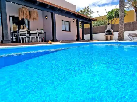 Komfortables Ferienhaus in Corralejo mit privatem Garten und beheiztem Pool - Photo 28