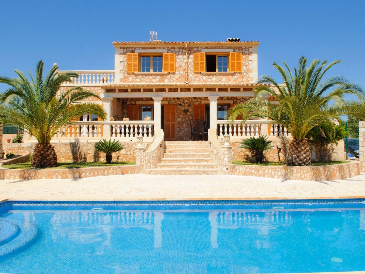 Maison en pierre à Santanyí, piscine et terrain de 9 000 m² - Photo 1