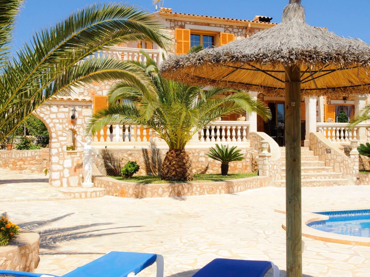 Maison en pierre à Santanyí, piscine et terrain de 9 000 m² - Photo 2