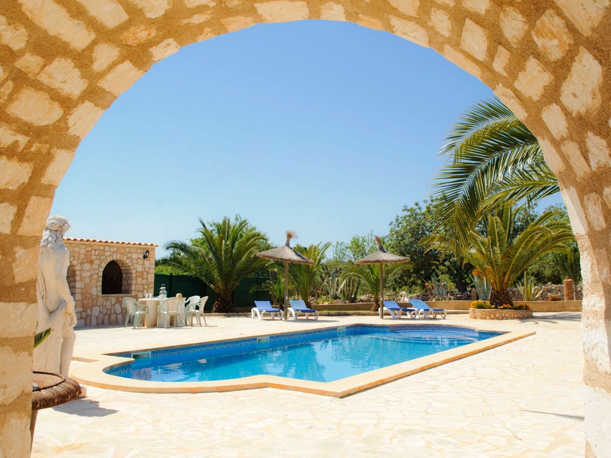 Maison en pierre à Santanyí, piscine et terrain de 9 000 m² - Photo 8