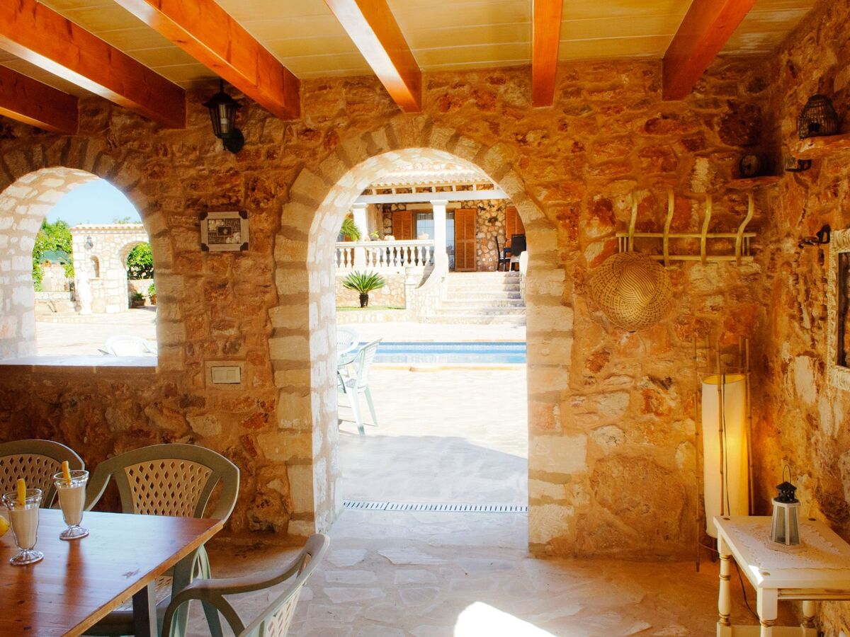 Maison en pierre à Santanyí, piscine et terrain de 9 000 m² - Photo 10