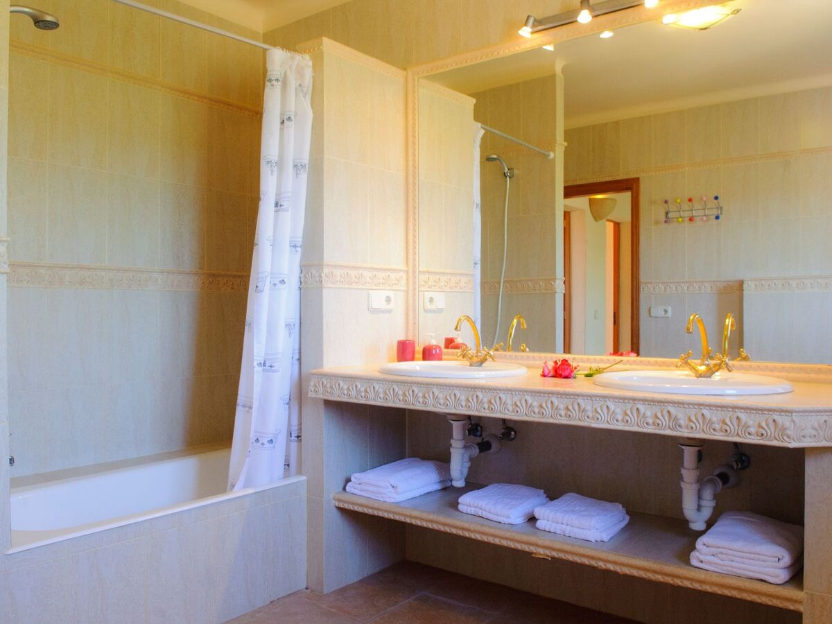Maison en pierre à Santanyí, piscine et terrain de 9 000 m² - Photo 25