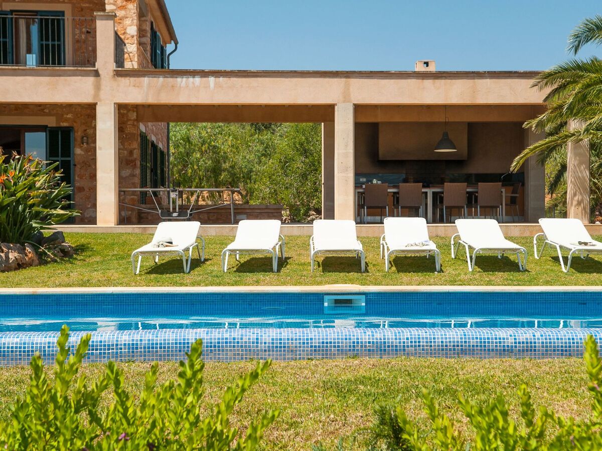 Melis – Maison de campagne 5 chambres avec 2 piscines - Photo 1