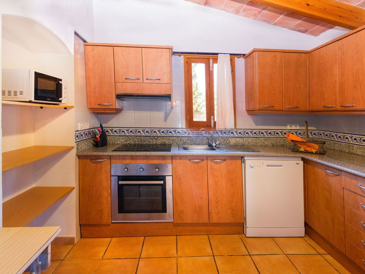 Maison Sitjoles à Campos – jardin 2500 m² avec paons et piscine - Photo 24