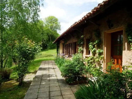 Gîte 3 chambres avec jacuzzi à Gavaudun : photo 2