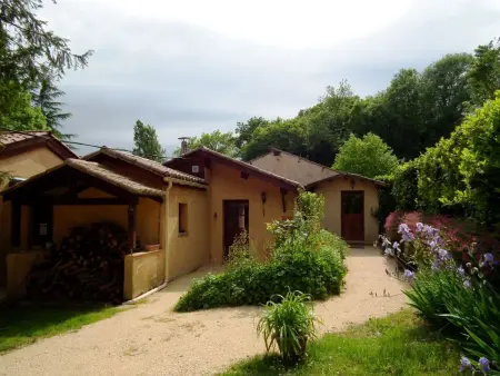Gîte 6 chambres pour 20 personnes à Gavaudun : photo 3