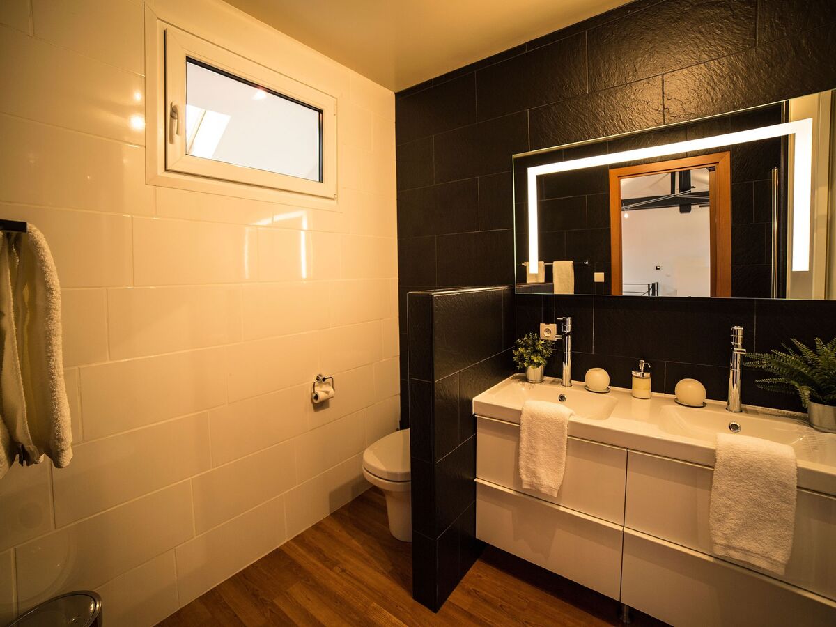 La Grange Emnitan – Maison 5* pour 12, spa et home cinéma - Photo 23